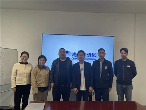 Xi'an Chenghe AGV ospita clienti internazionali per una visita produttiva